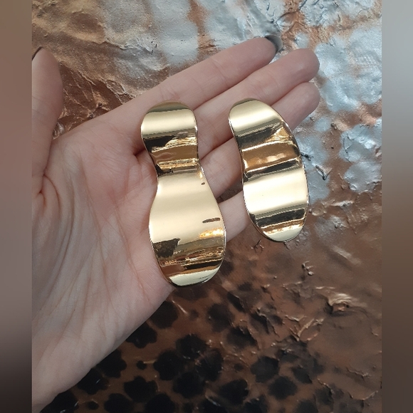 Zara Goldtone Irregular Shaped Abstract Maxi Statement Earrings - Picture 4 of 16